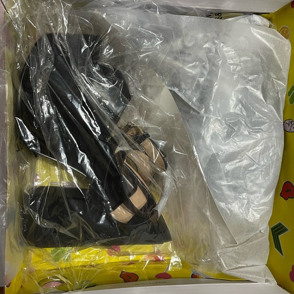 Lemon Drop by Privileged
Black Taga Platform Heels
Size 6.5 - Picture 2 of 8